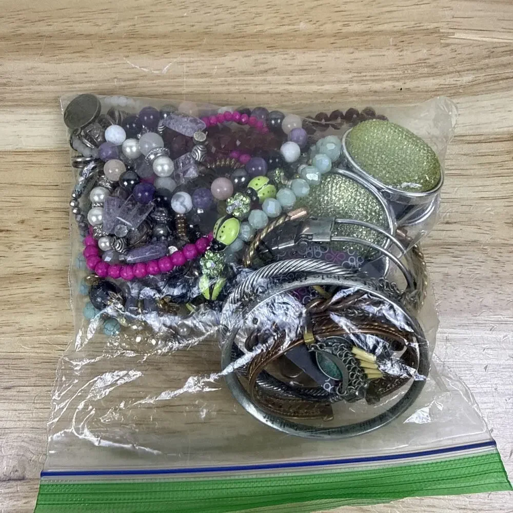 Costume Jewelry Lot almost 4 LBS! Vintage Earrings Necklaces All Wearable - Picture 8 of 10